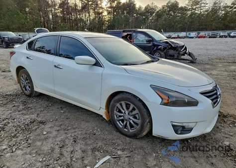 2015 Nissan Altima 2.5 z USA, uszkodzony, nr VIN 1N4AL3AP5FN362190